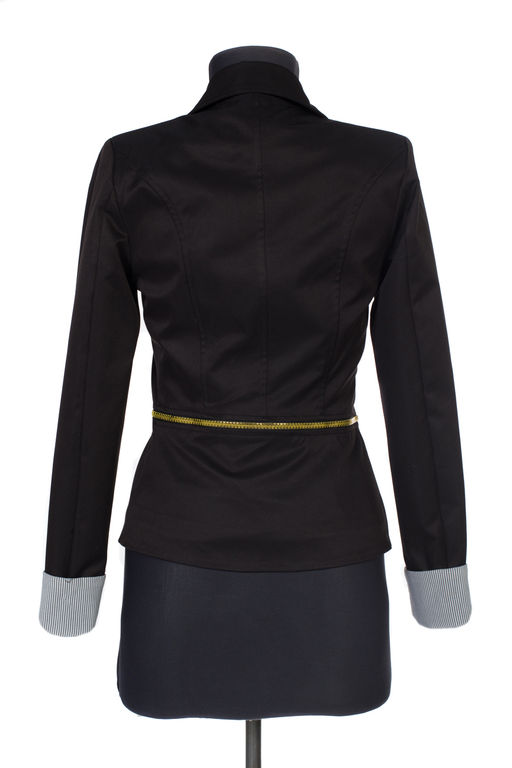 Ветровка жакет