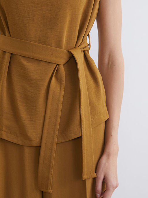 D?k?ml? Yaka B?zg?l? Bluz