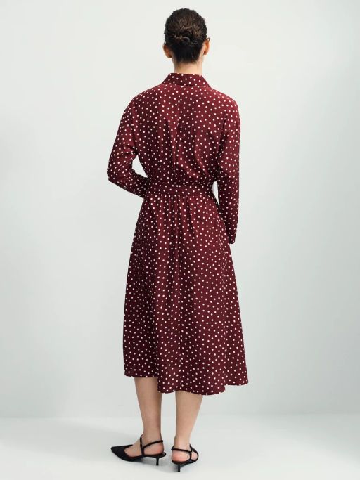 Приталенное платье с принтом в горошек / Zarina