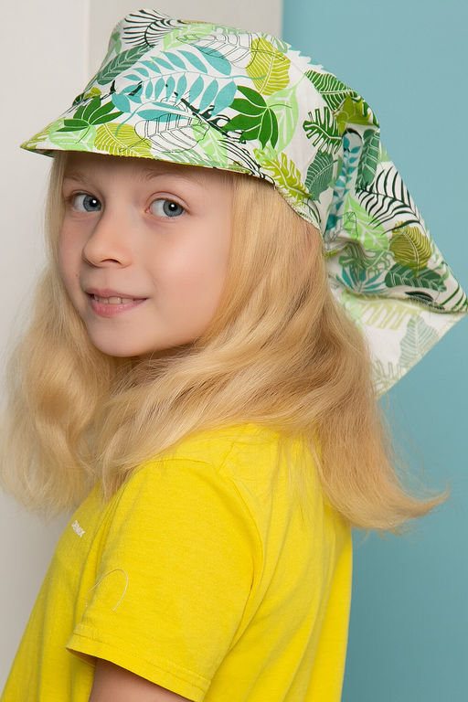 Косынка из натурального хлопка с козырьком (зеленая монстера) - Lt collection фото 2