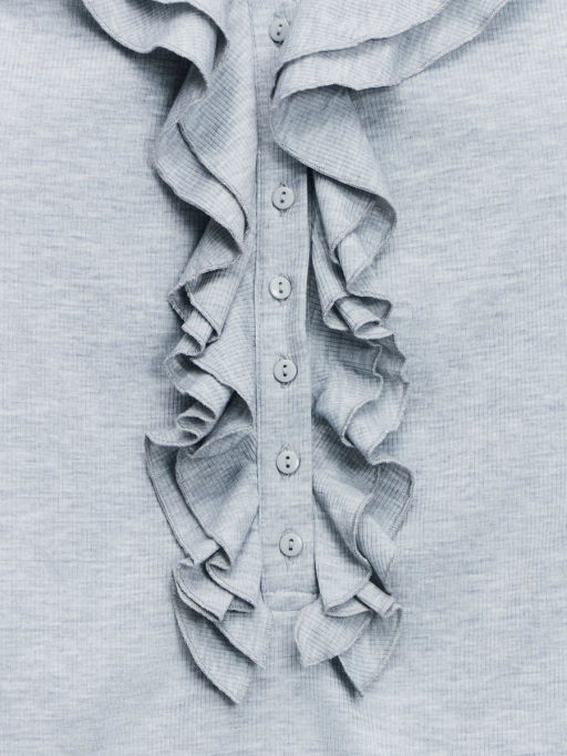 Приталенный лонгслив с воланами / Zarina