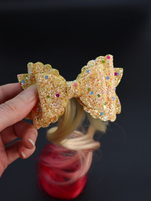 Заколка "Beautiful curl", white (8.5*5.5 см, L=30 см)