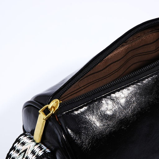 Сумка женская кросс-боди на молнии, 22×9×14 см, чёрная