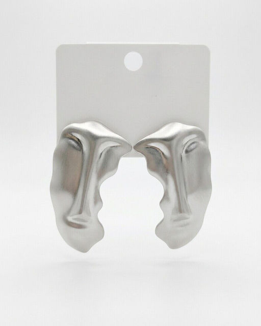 Стильные серьги