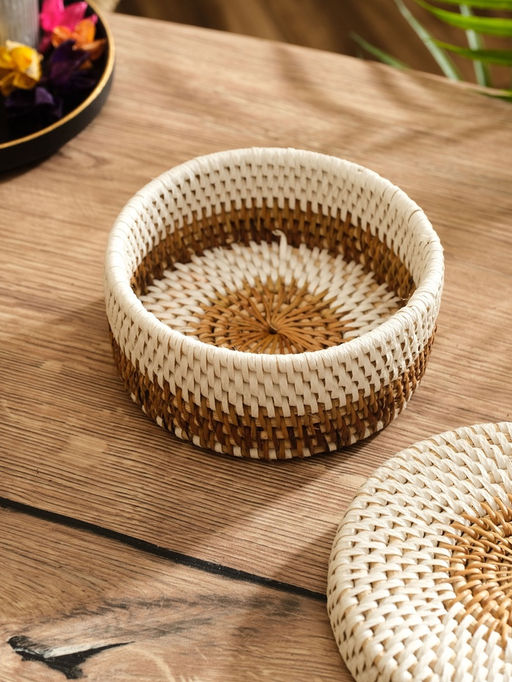 Корзинка плетёная из ротанга, 14×14×5.5 см