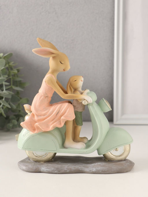 Фигурка полистоун Зайки. Мама с сыном на мопеде, 16?6?17.5 см