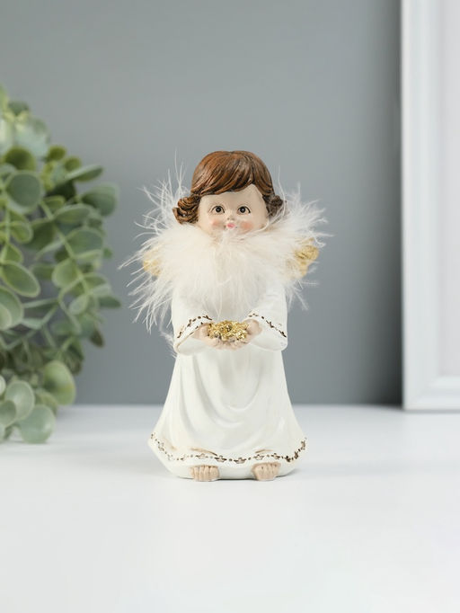 Фигурка полистоун «Ангелочек со звёздами в ладонях», пух, золотые крылья, 8.5×7×13 см