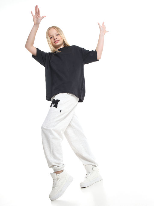 Брюки спортивные с эмблемой 22-7611 светло-серый меланж - Mini maxi фото 38