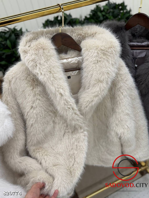 Шуба женская с капюшоном - Bruno фото 6