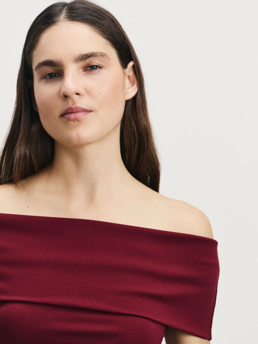 Приталенный топ со спущенными плечами / Zarina  фото 6