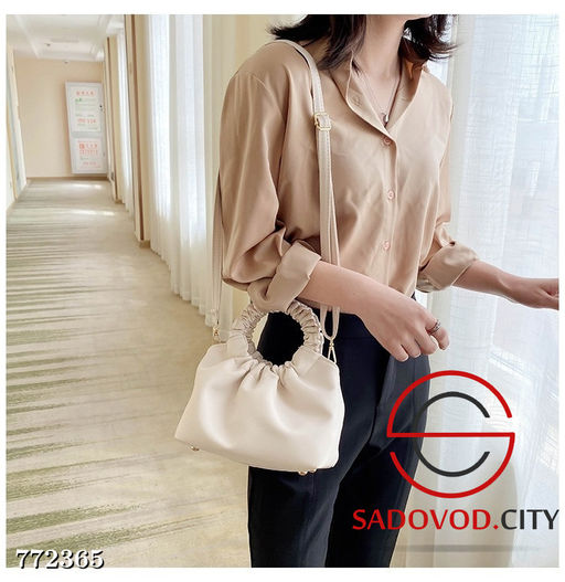 Женская маленькая однотонная сумка на плечо