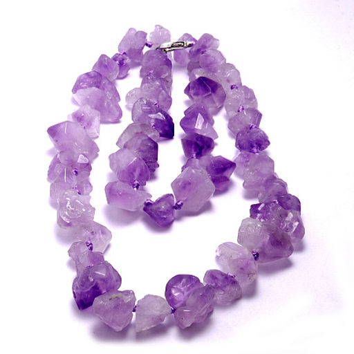Бусы из камня Аметист, привлекает любовь, сохраняет нежные отношения и верность друг к другу