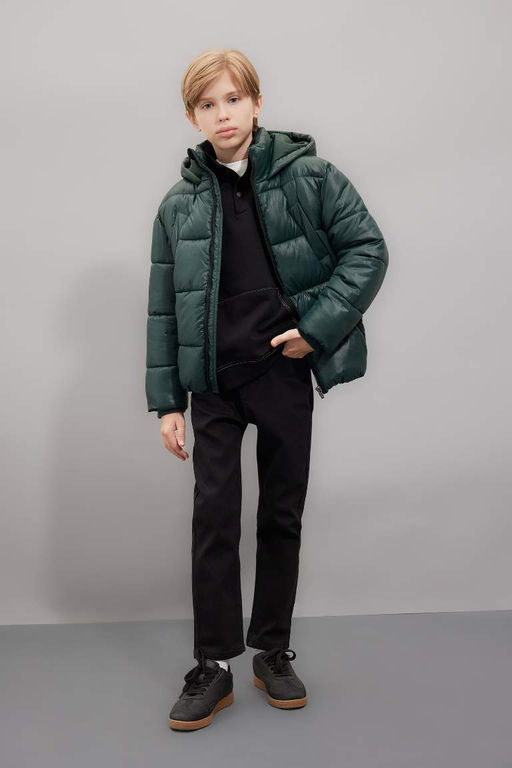 Водоотталкивающий пуховик с капюшоном и карманами на молнии для мальчиков - Defacto фото 2