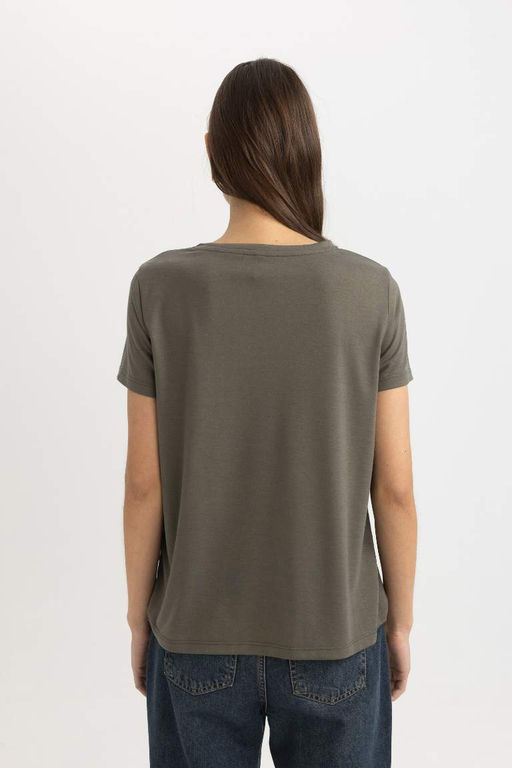 Футболка стандартного кроя с V-образным вырезом и короткими рукавами - Defacto фото 5