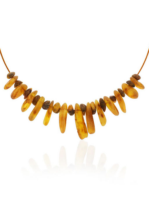 Колье на струне из натурального цельного янтаря светлых оттенков Сафари
