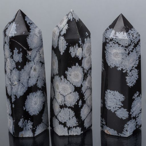 Кристалл из снежного Обсидиана