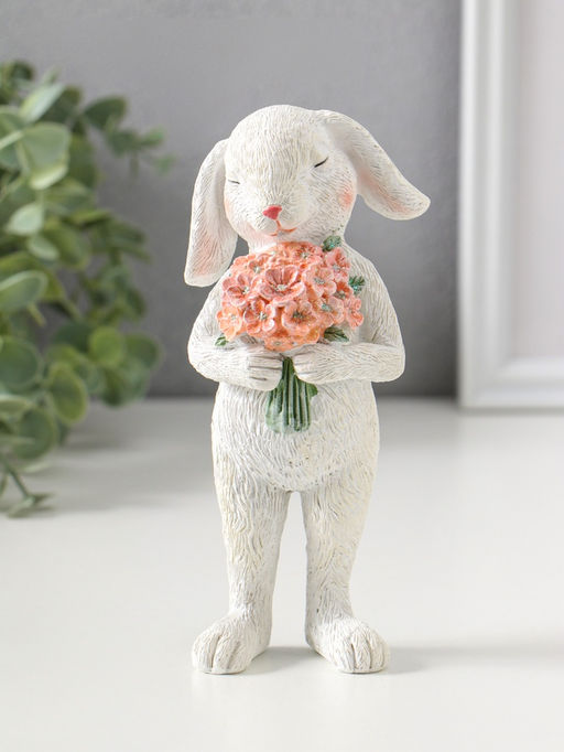 Фигурка полистоун Белая зайка с букетом розовых цветов, 16 см
