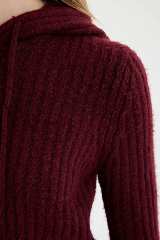 Женский однотонный укороченный трикотажный свитер обычного кроя с капюшоном - Defacto фото 5