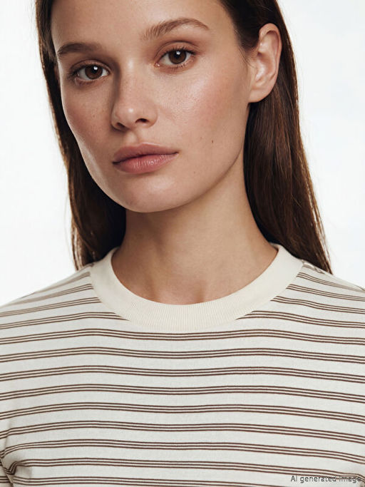 Bisiklet Yaka ?izgili Kad?n Ti??rt