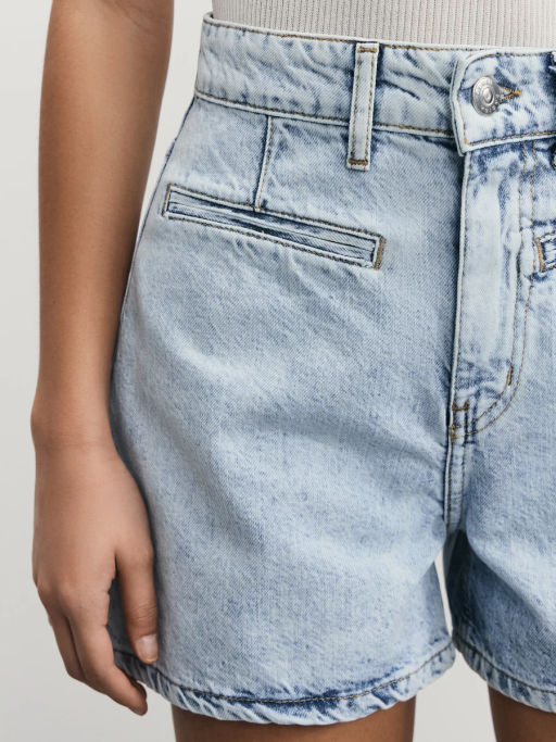 Джинсовые шорты с карманами спереди / Zarina  фото 6