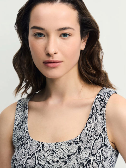 Базовый топ с широкими бретелями и принтом / Zarina