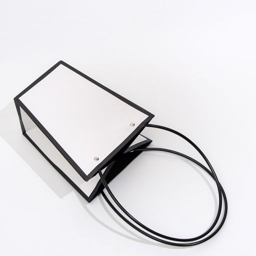 Цена за 10 шт. Сумка для цветов Белая влагостойкая, 17×17 - 11.5×11.5 - 20 см