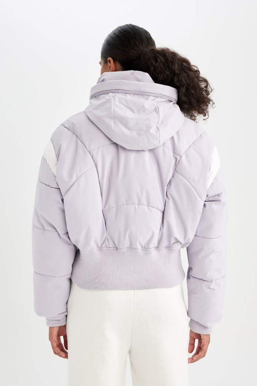 Водоотталкивающая укороченная водонепроницаемая куртка-пуховик с капюшоном и карманом на молнии DeFactoFit  фото 7