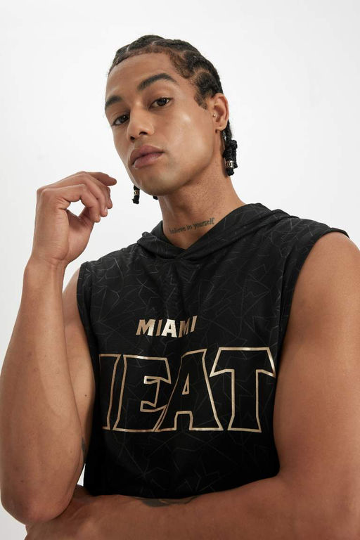 DeFactoFit Майка из плотной ткани стандартного кроя с капюшоном NBA Miami Heat  фото 7