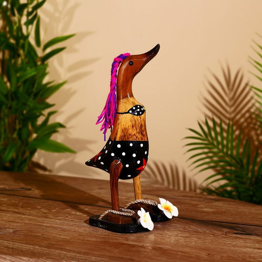 Сувенир «Утка на пляже», 25 см, дерево