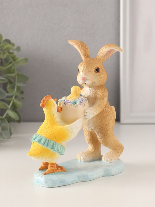 Фигурка полистоун Зайчик и курочка с цыплёнком в скорлупе, 12?6?14 см