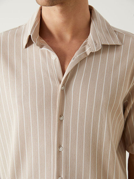 Regular Fit K?sa Kollu ?izgili Erkek G?mlek