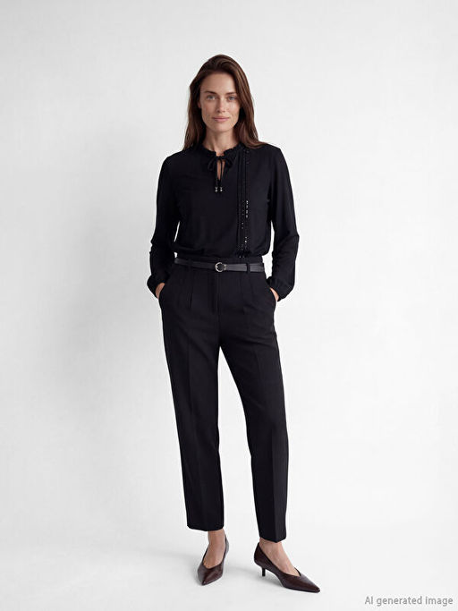 F?rf?rl? Ba?lamal? Yaka Ta?l? Bluz