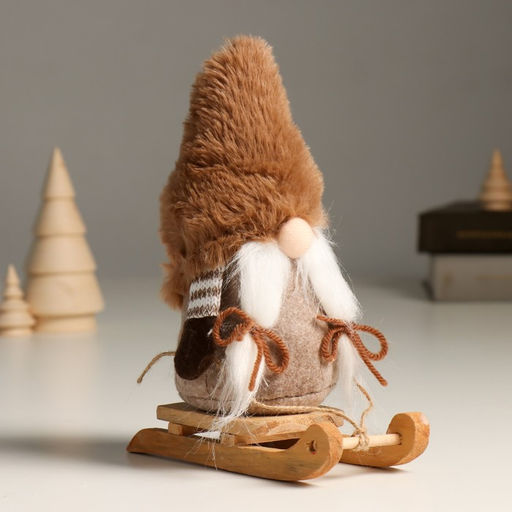 Кукла интерьерная текстильная Бабуся в меховом колпаке на санках, 22.5 см - Simaland фото 5