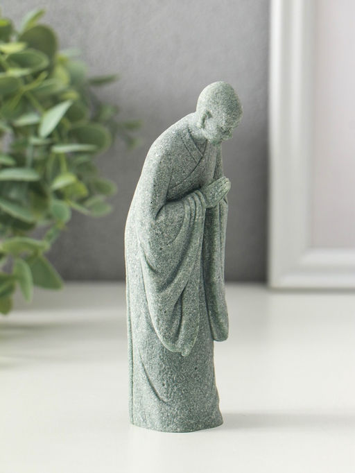 Сувенир песчаник "Монах" 5,3х4х14 см