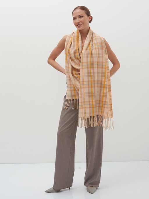 В составе шерсть Большой, мягкий, теплый двусторонний палантин с рисунком в стиле арт-деко.