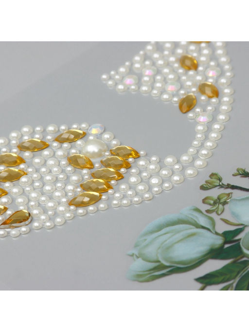 Цена за 2 шт. Наклейка - стразы на лицо Крыло бабочки и белые розы, 16?17 см