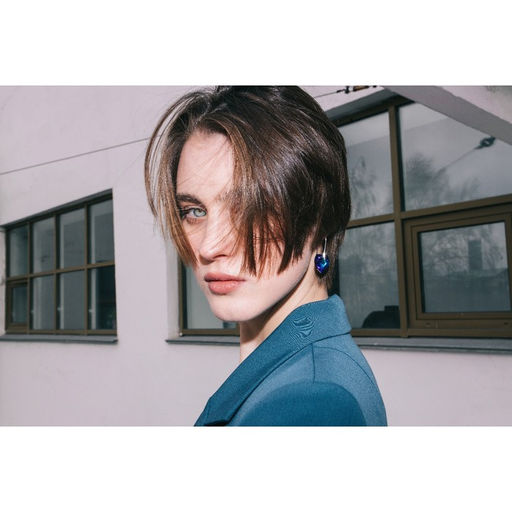 Серьги с кристаллами Сияние сердца, цвет синий в серебре - Queen fair фото 4