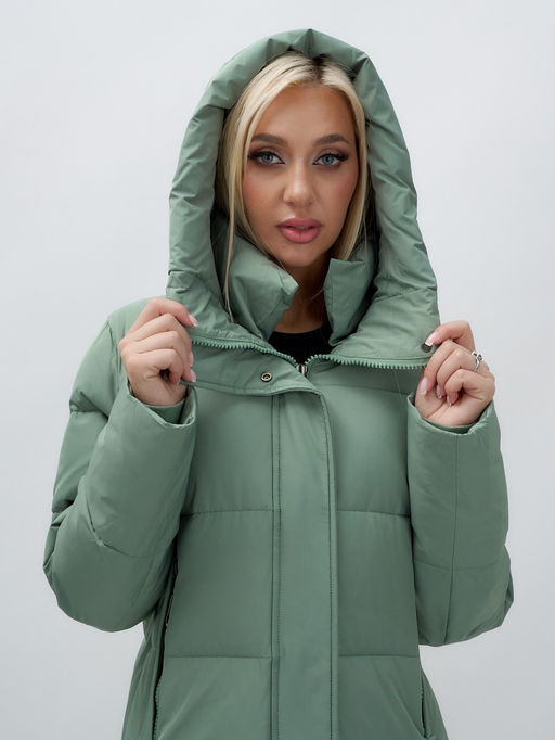 Куртка зимняя женская с капюшоном удлиненная стеганная зеленого цвета 9629Z - Mtforce фото 8