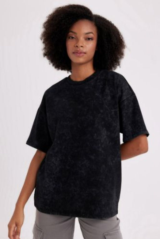 Oversize Genis Kal?p Bisiklet Yaka K?sa Kollu Basic Tisort
