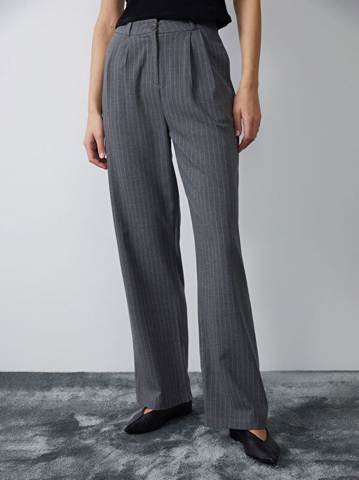 Loose Fit ?izgili Kad?n Pantolon