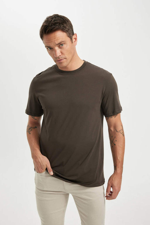 Новая базовая футболка стандартного кроя с круглым вырезом и короткими рукавами из 100% хлопка