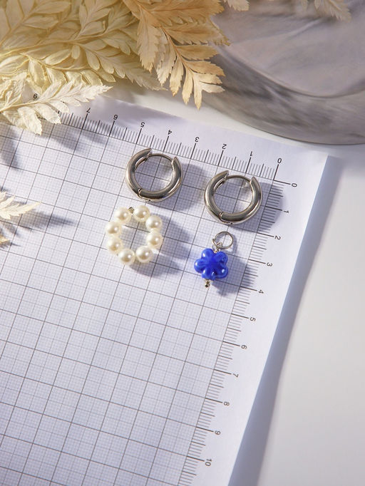 Серьги со съёмным элементом Трансформер цветок, цвет бело-синий в серебре