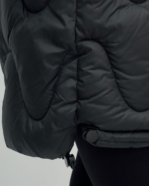 Куртка зимняя женская с капюшоном модная черного цвета 7653Ch - Visdeer фото 6