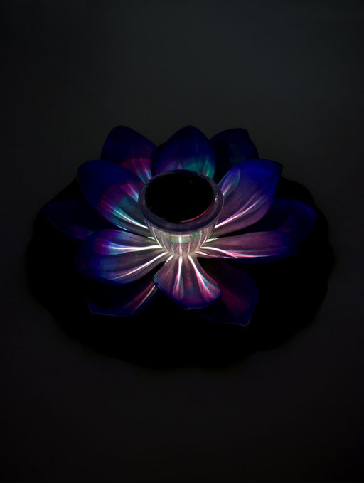 Садовый светильник для водоемов 28 х 28 х 9 см на солнечной бат-е "Лотос" фиол-ый N010