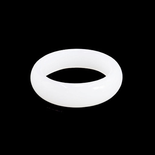 Кольцо из камня гладкое Белый агат привлекает энергию изобилия размер 17мм