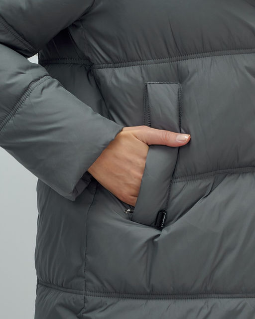 Пальто зимнее утепленное с капюшоном женское темно-серого цвета 7618TC - Visdeer фото 11