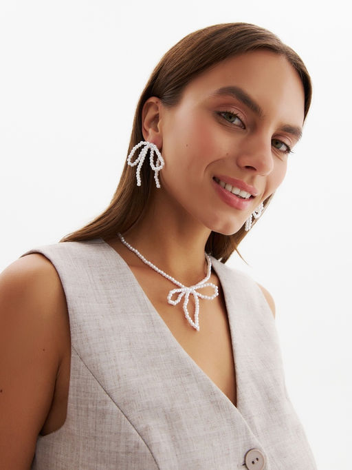 Набор 2 предмета: серьги, колье Жемчуг бантик, белый в серебре, 35 см