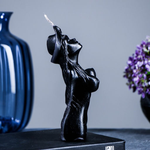 Фигурная свеча "Элизабет" черная 15см