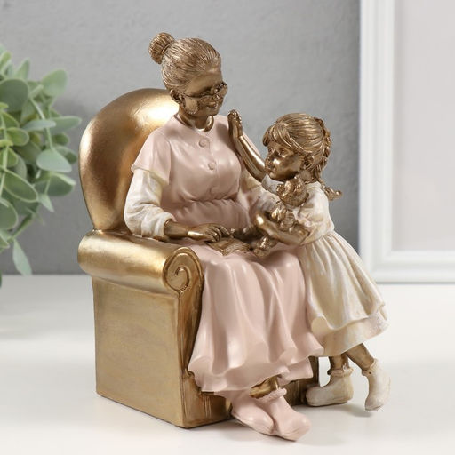 Фигурка полистоун «Уютный вечер с бабушкой за книжкой», 12.5×10.5×15.5 см