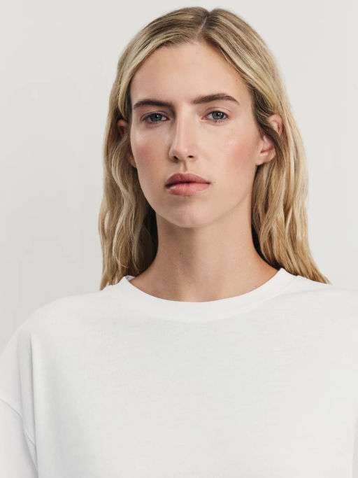 Базовая футболка свободного кроя / Zarina фото 6